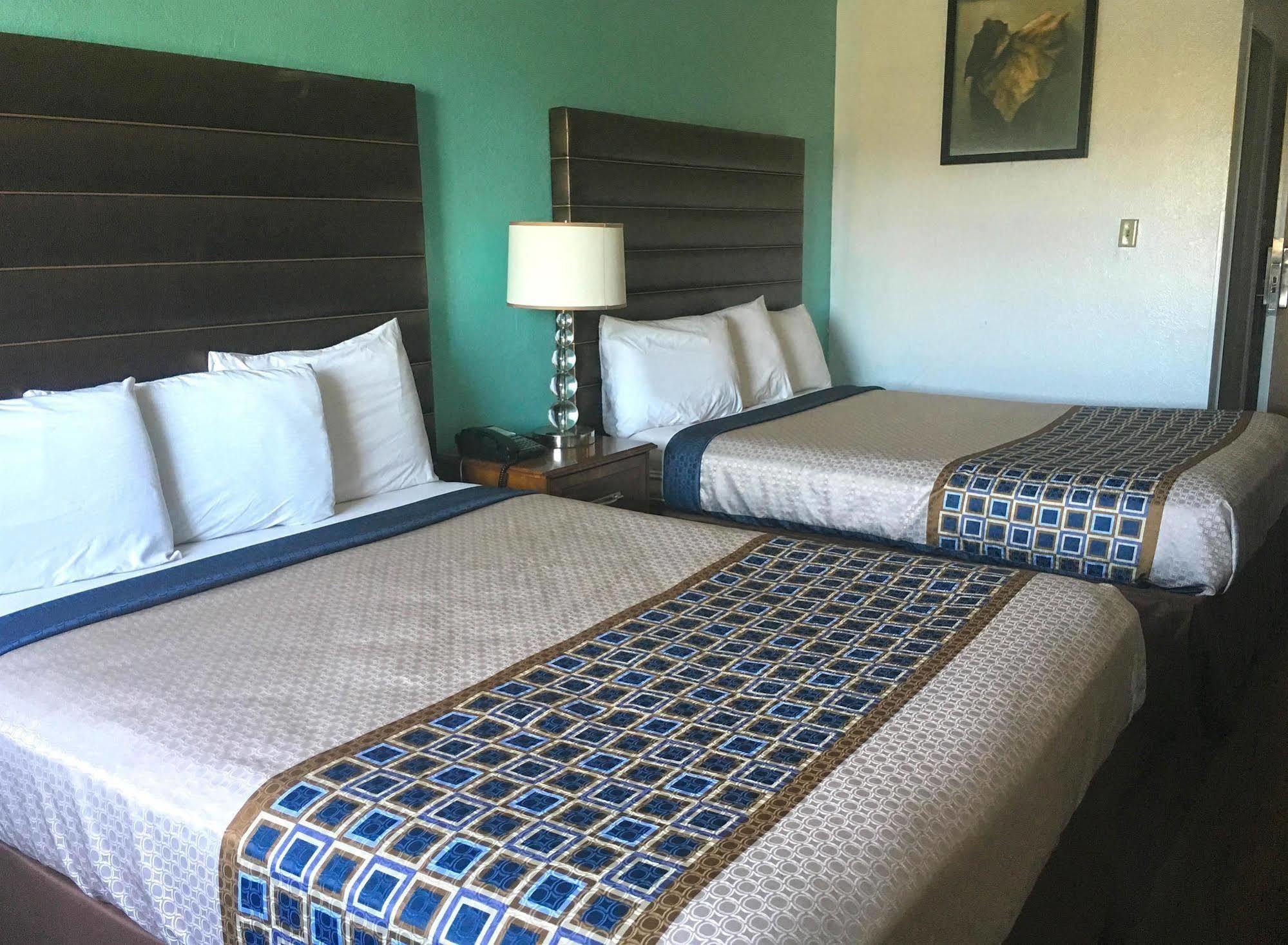 Studio 6 Suites Delano, Ca Extérieur photo